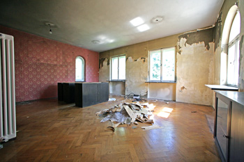 Obergeschoss. Vor der Sanierung. Musikzimmer im Anbau von 1965.